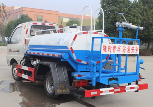 С�͞�ˮ܇�r��_�����ڱ�2��С�͞�ˮ܇3